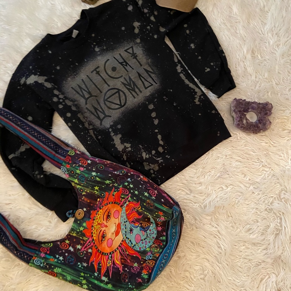 🧙‍♀️SOLD 💕 Witchy Women Sweater✌🏻